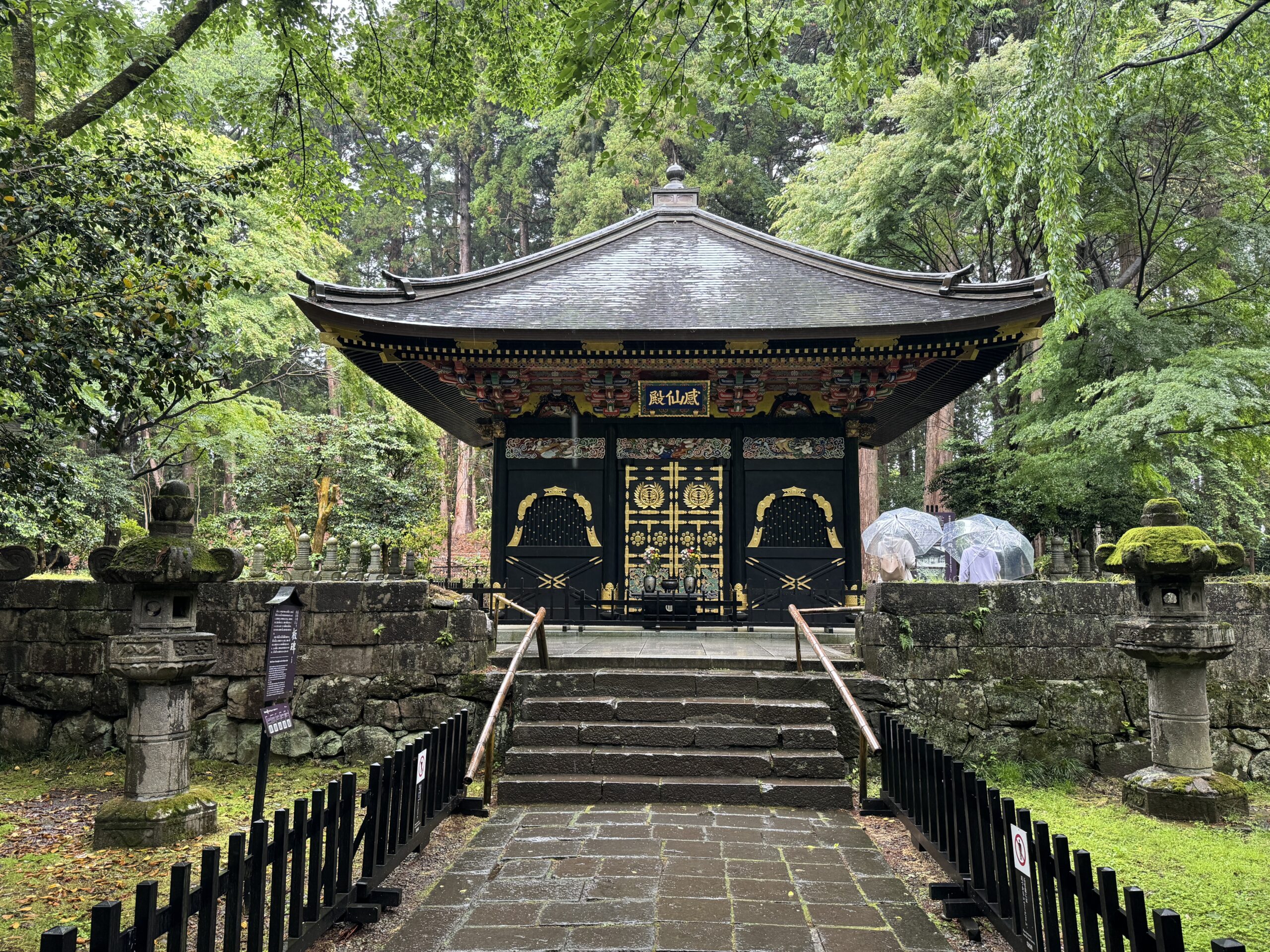 感仙殿・遠景