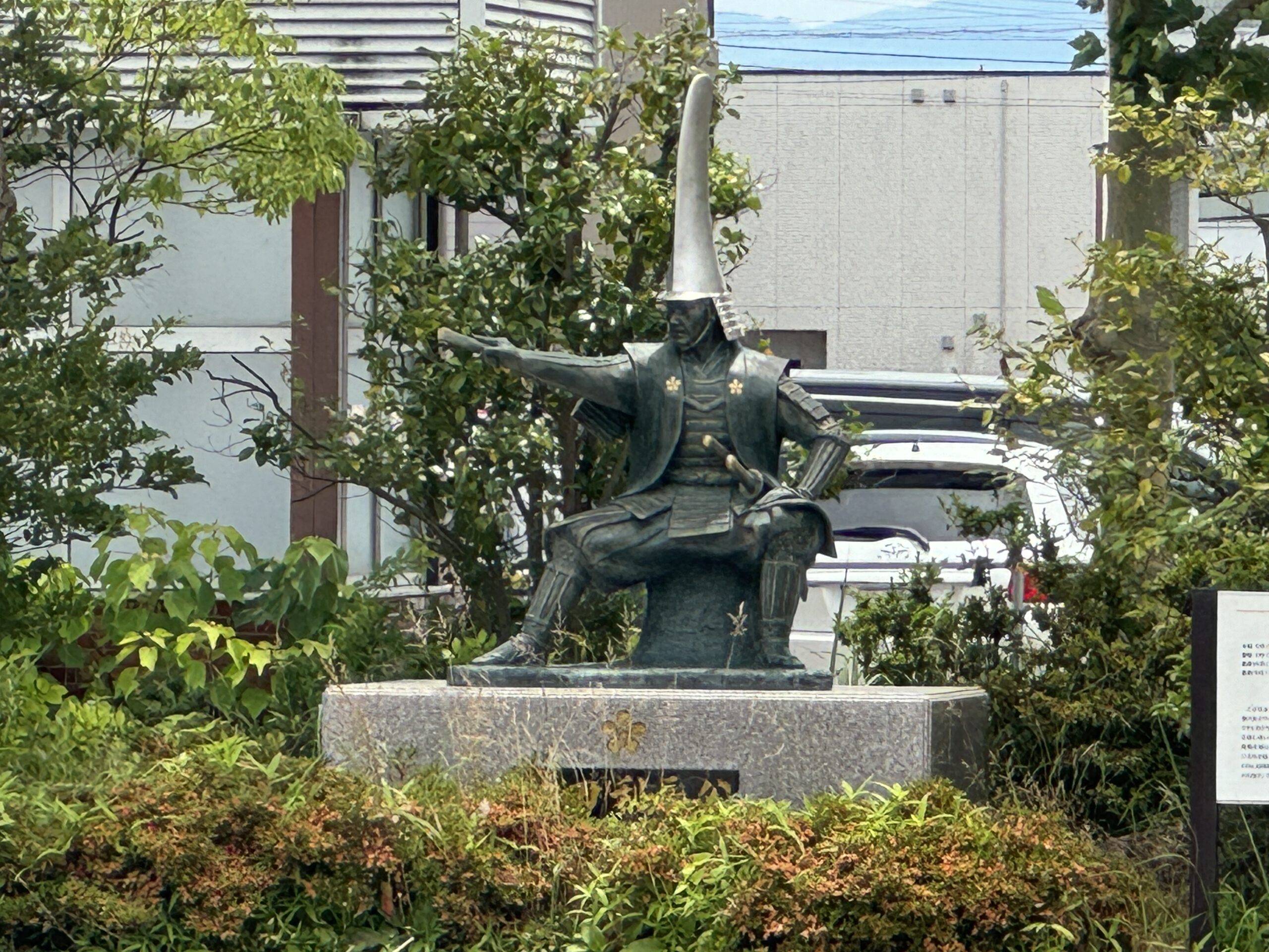 高岡・前田利長像